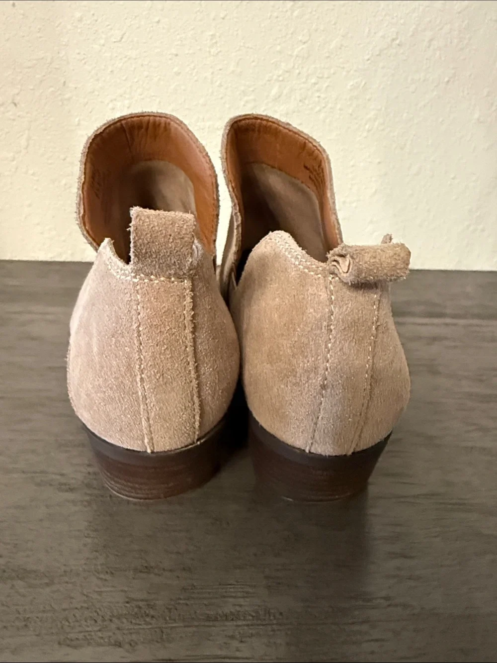 Lucky Brand Bollo Tan Suede Side Cutout Ankle Booties 6.5M LK-BOLLO
